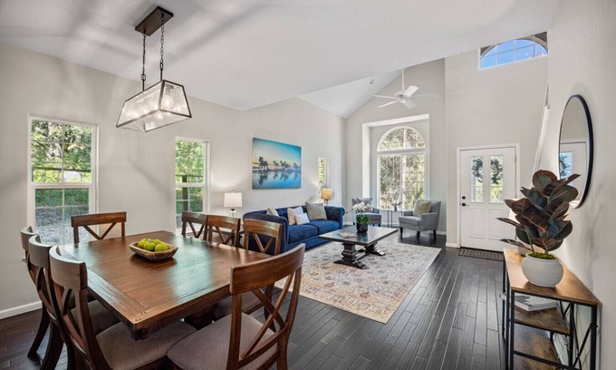 Sonoma House | Serene, Stylish, and Spacious 3BD 2BA House Near Wineries