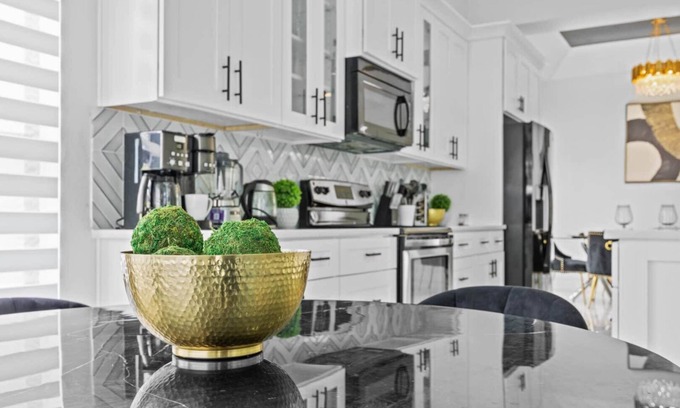 Lake Davenport Estates House | Serene Villa Haven at Allevo Homes