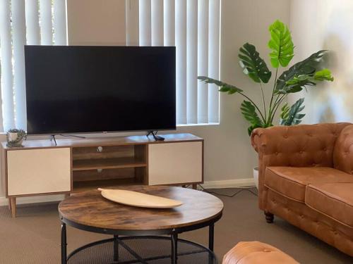 Wagga Wagga House | Serene Wagga Townhouse Getaway