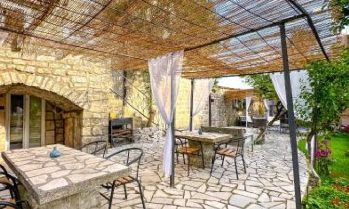 Becici Apartment | Serenita Stone House : Studio