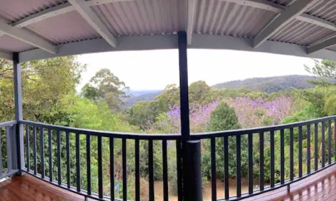 North Tamborine House | Serenity - a mountain getaway for family or groups