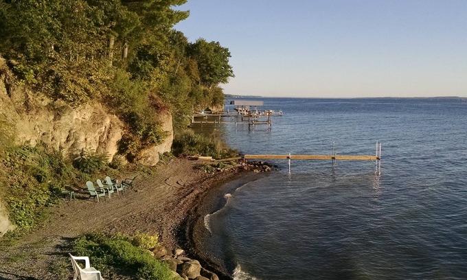 Town of Torrey House | Serenity Aloft House - Seneca Lake House with Private Beach