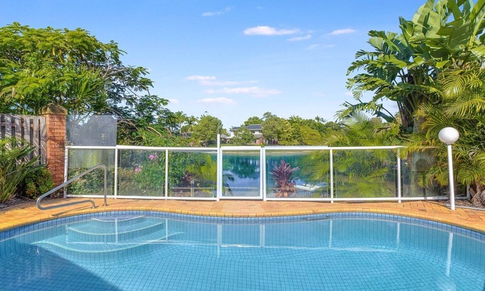 Elanora House | Serenity at Elanora - Waterfront Elanora - Min 3 Night Stays!
