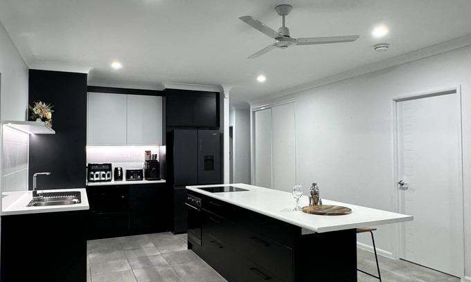 Mareeba House | Serenity at the Edge