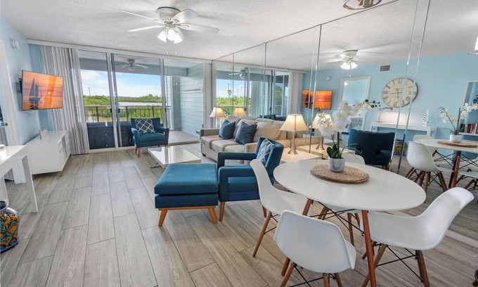 Midtown Condo | Serenity by the Sea, 2BR/2BA Condo w/Pool at La Brisa across from Smathers Beach
