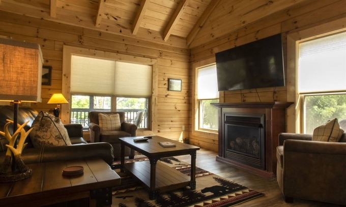 Bryson City House | Serenity Cabin- Bryson Village