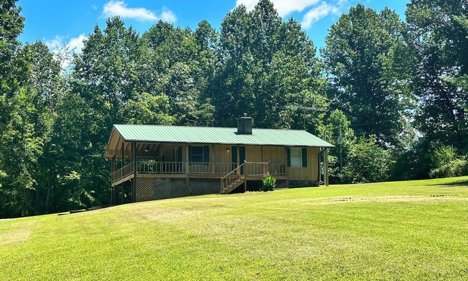 Cookeville Cabin | Serenity Cabin w/Country Views