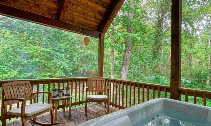 Hood Cabin | Serenity Creek Village | 4 Bed, 4 Bath