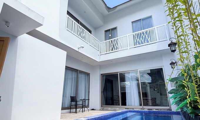 Kerobokan Villa | Serenity Escape Villa in Kerobokan 3 BR