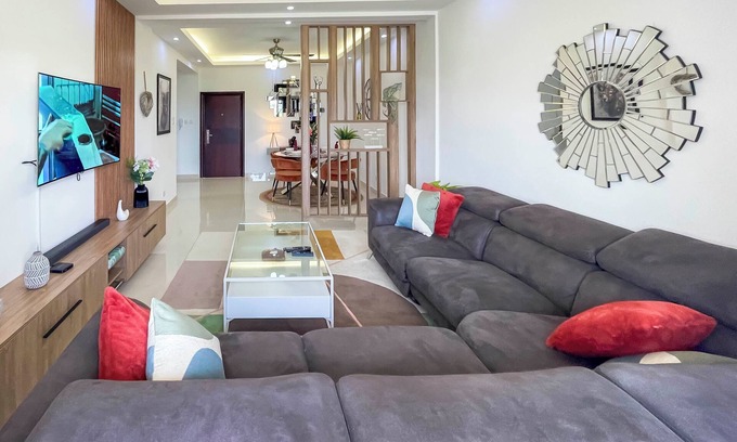 Sakumono Apartment | Serenity Haven | Gated | Pool | WiFi | Sea View Junction Mallnn
