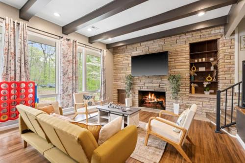 Southwest Raleigh House | Serenity Haven Pond View with Pool