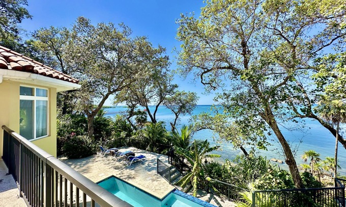Mud Hole House | Serenity House @ Blue Harbour