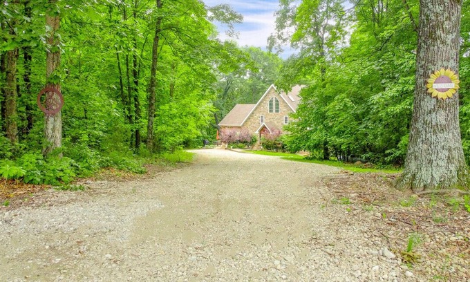 Hartsburg Cottage | Serenity House ~ Retreat Near MKT & Vineyards
