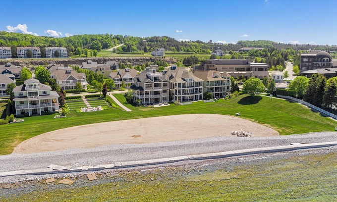 Bay Harbor House | Serenity North Lakehouse