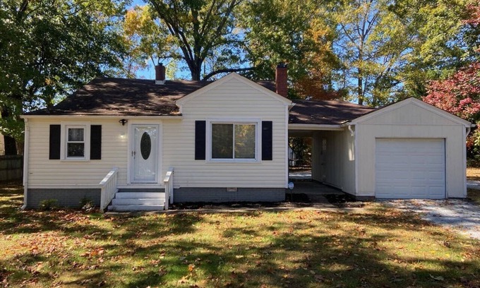 High Point House | Serenity on over an acre easy access to 311/HPU