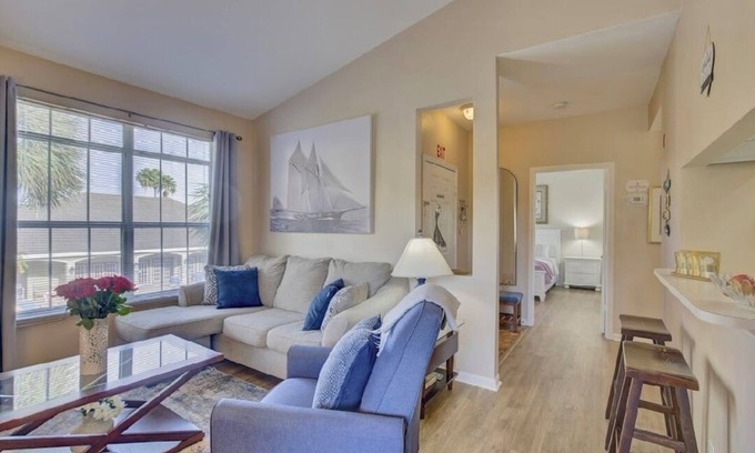 Clearwater Condo | Serenity Pool Side Cozy 1-bedroom condo in lovely Clearwater - AC; fitness room