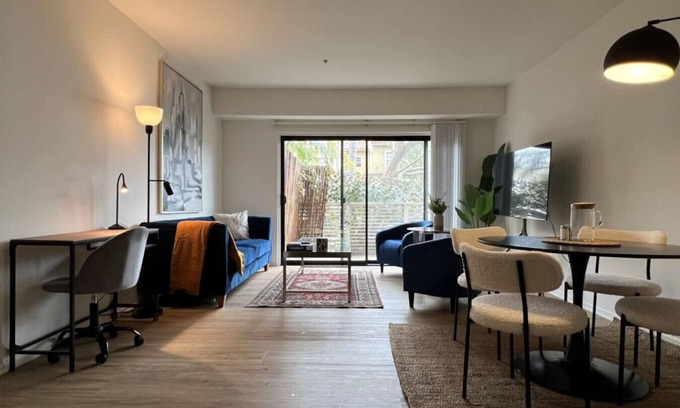 Wilshire Montana Apartment | Serenity Retreat in Santa Monica