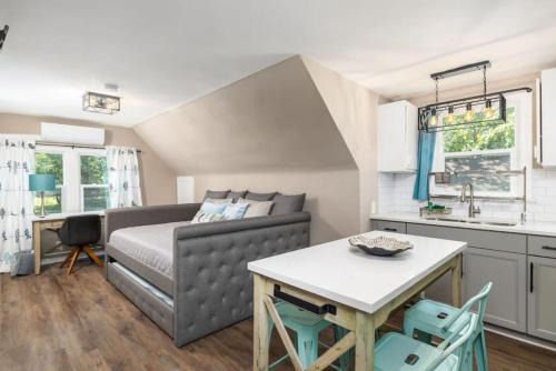High Point House | Serenity Studio, Adorable and Spacious Studio with Full Kitchen