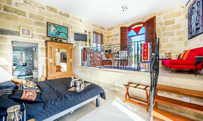 Ta' Għammar Apartment | Serenity Studio with amazing views and a communal pool in self-catering villa