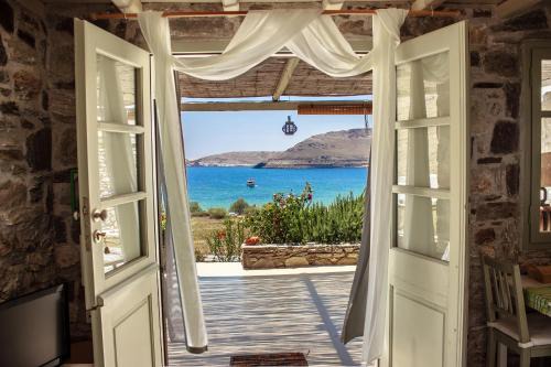 Ganema House | Serifos Dream Houses near the sea