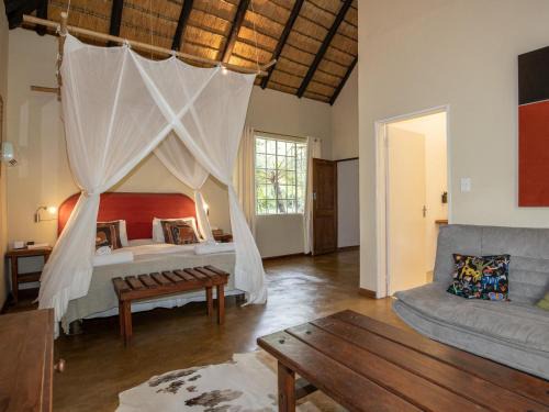 White River Cabin | Seringa Lodge & Safaris