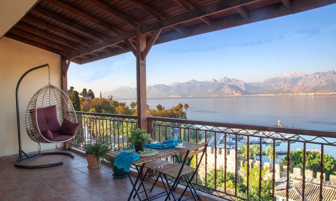 Antalya City Centre House | Sermest Stanning Sea View Flat with Terrace