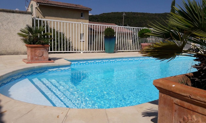 Saint-Maurice-d'Ibie Cottage | SERPOLET gîte with shared pool in the Ibie valley