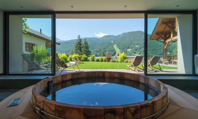 La Salle-les-Alpes Ski Chalet | Serre-Chevalier: 5-star luxury chalet, Spa area, panoramic view