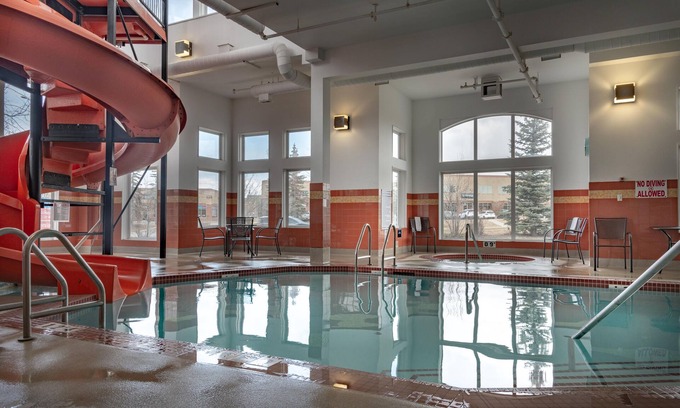 Southeast Calgary Hotel | Service Plus Inns and Suites Calgary
