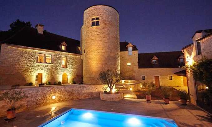 Les Arques House | Set of 2 guest rooms and 1 gîte for 6 people.