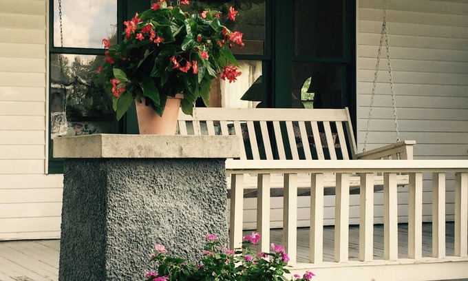 Mount Vernon Other | Set on the Porch and Rest Awhile at Prairie Retreat