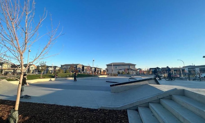 Southeast Calgary Apartment | Seton Villas Cozy Four-bed house