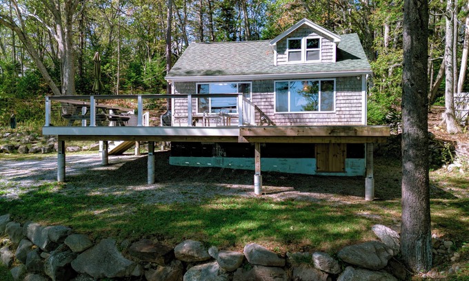 Cushing Cottage | Settlers Cottage, cute Maine home with water views