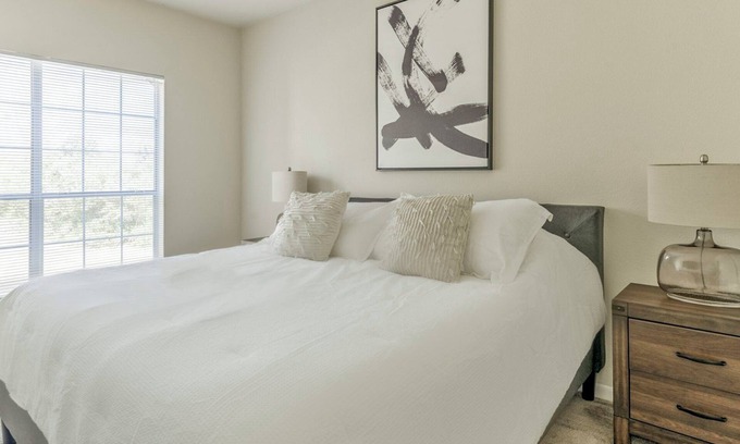 Southbelt/Ellington Apartment | SettlersRanch 1BD 7 - One Bedroom Apartment, Sleeps 2