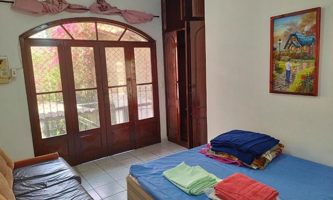 Centro de Vila Velha Apartment | Seu Apto na Praia da Costa 9 Simples e Barato Mobiliado Ar Cond Fogão TV Geladeira Local Excelente no Centro
