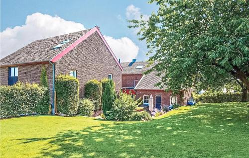 Remersdaal House | Seven-Bedroom Holiday Home In Remersdaal