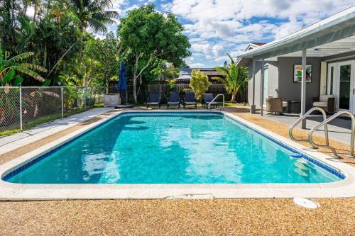 Palm Aire Village West House | Seven Heaven Fort Lauderdale - 3 Dorms & Heated Pool