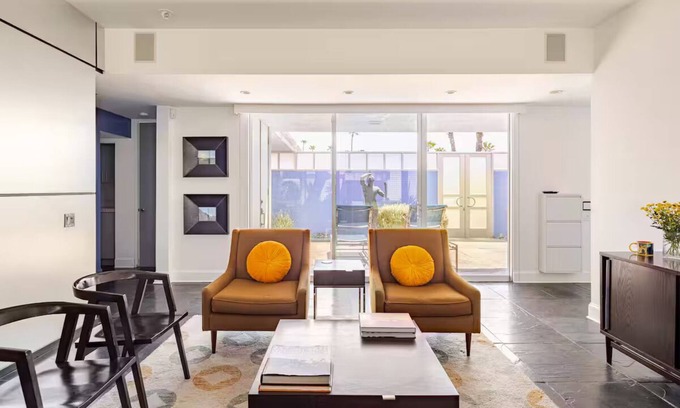Palm Springs House | Seven Lakes Country Club home with piano