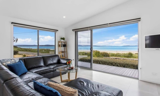 Seven Mile Beach House | Seven Mile Beach House Surf Hike Golf