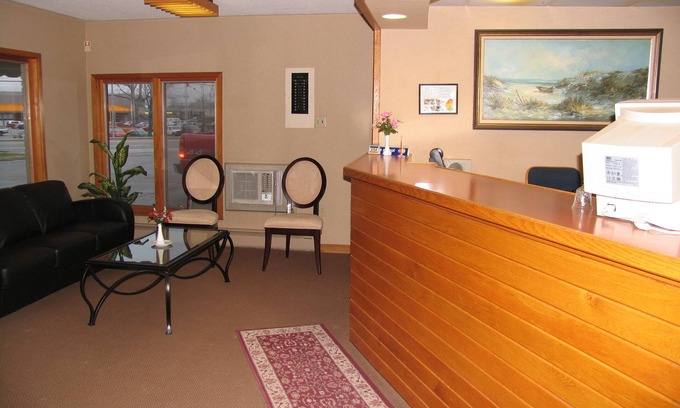 Kingston Hotel | Seven Oakes Motel