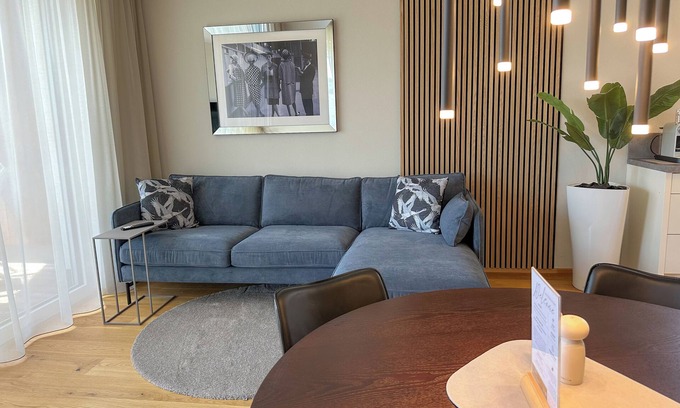 Seekirchen Markt Apartment | "Seven" – Premium Apartments Seekirchen, Modern 2-Bedroom Apartment with Balcony