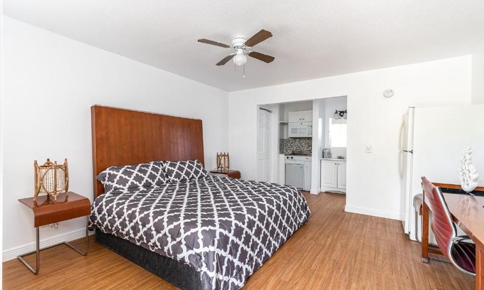 Lake Worth Apartment | Seven Palms Hotel & Apartments