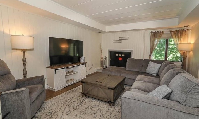 Seven Springs Condo | Seven Springs 2 Bedroom Premium Condo, Great for families by RedAwning
