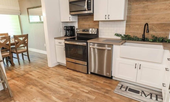 Seven Springs Condo | Seven Springs 2 Bedroom Premium Condo, Pet Friendly! by RedAwning - Save 10% on 3 Nights, 15% on 5 Nights!