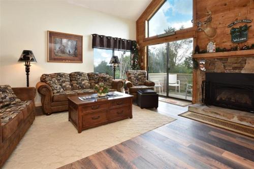 Seven Springs Apartment | Seven Springs 3 Bedrooms Premium Condo, Ski In Ski Out condo