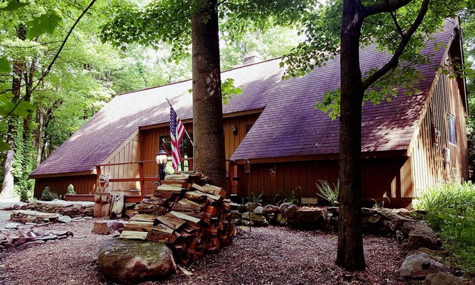 Champion Cabin | Seven Springs Cabin - Bear Claw Chalet - Authentic, Pet Friendly Log Cabin