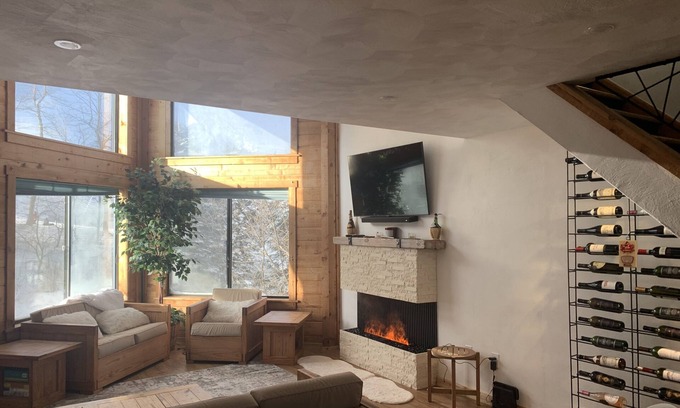 Seven Springs Condo | Seven Springs ski in/out loft