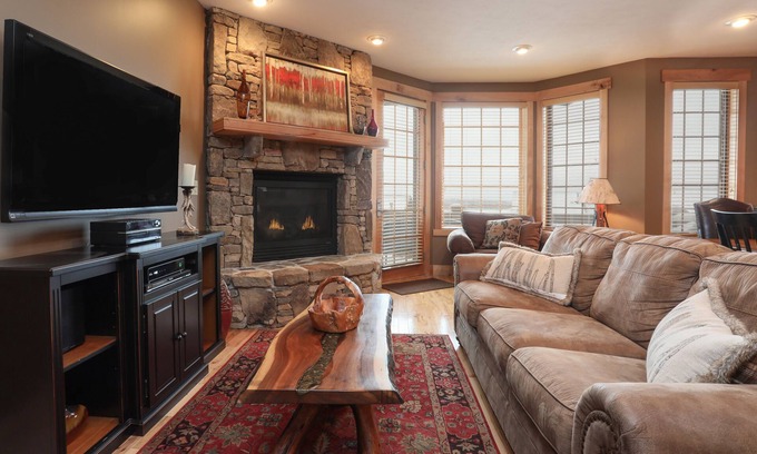 Champion House | Seven Springs - Southwind Ski-in Ski-Out Mountaintop Townhouse