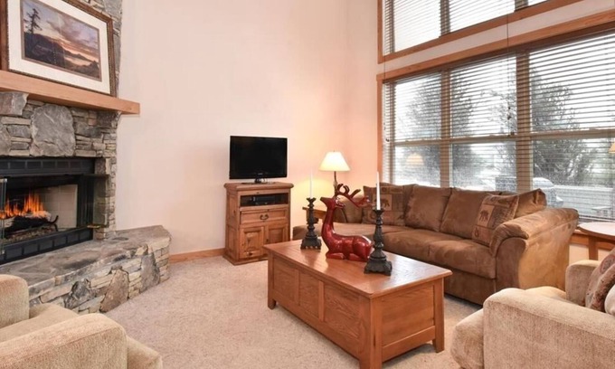Seven Springs Condo | Seven Springs Woodridge 3 Bedroom Premium Condo, Sleeps 7! by RedAwning