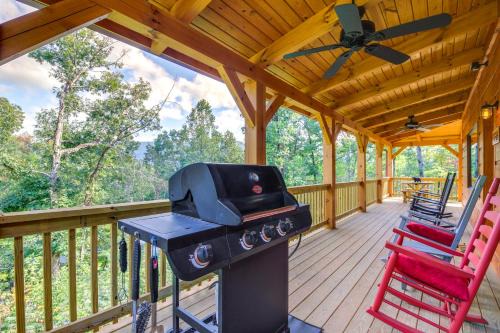 Gatlinburg - Pigeon Forge House | Sevierville Woods Retreat Cabin with Mtn View